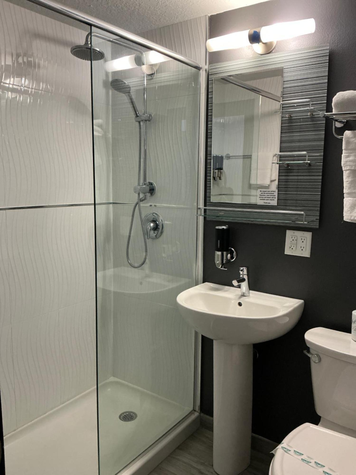 Streamline Hotel In Παραλία Ντειτόνα Εξωτερικό φωτογραφία